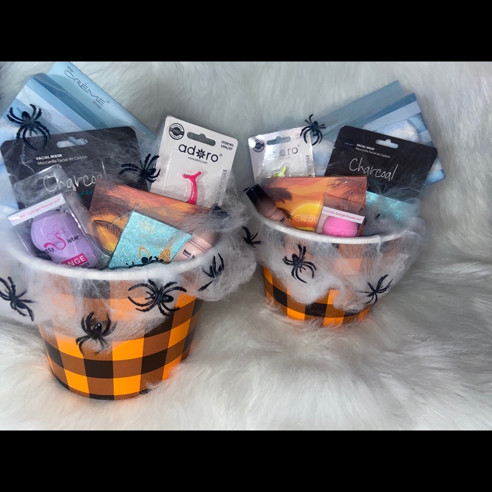 Makeup Spooky Baskets